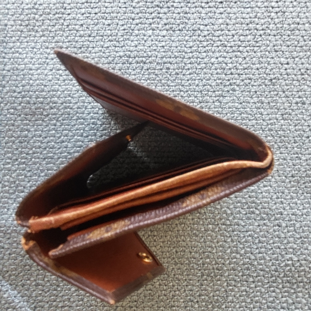 Vintage Louis Vuitton Monogram Elise Bi Fold Wallet - Picture 4 of 13
